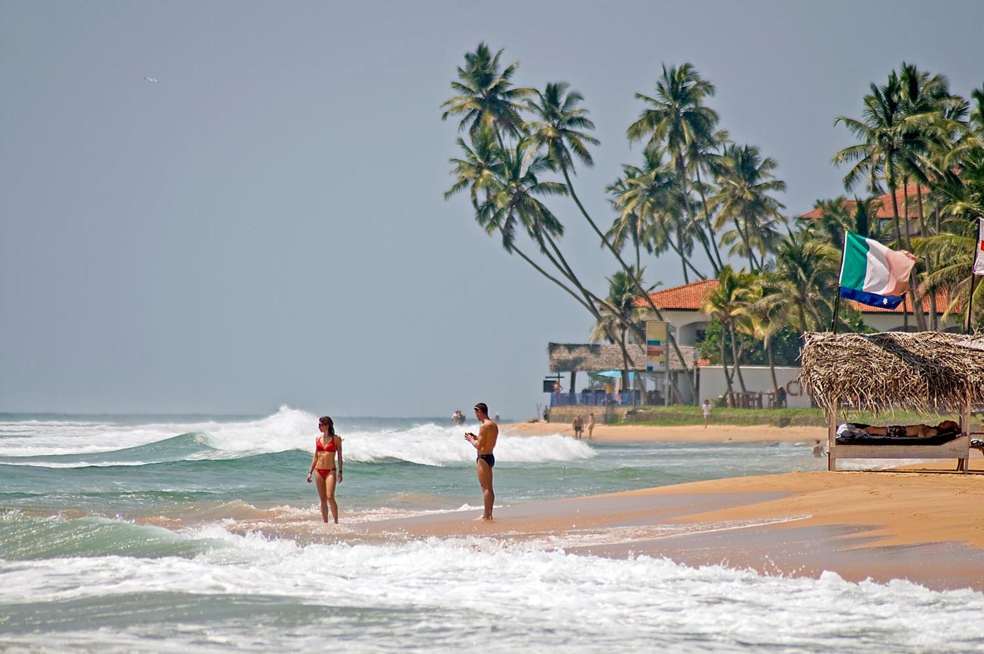 Neela'S Beach Inn Хиккадува Экстерьер фото